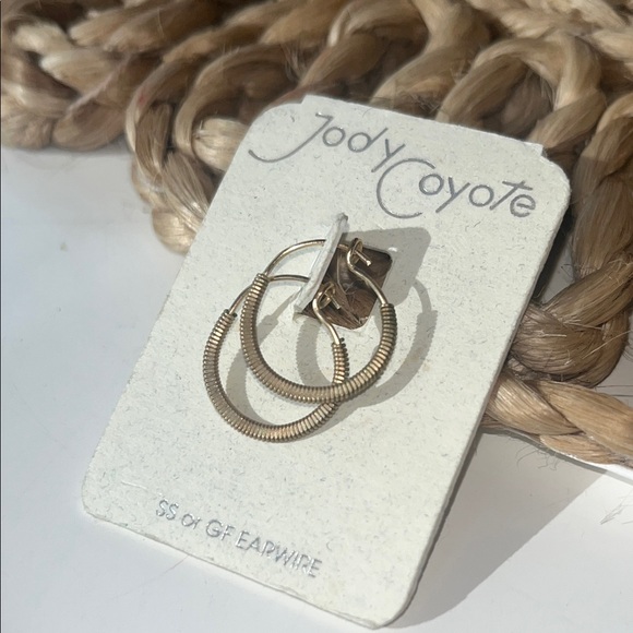 Jody Coyote Jewelry - Vintage 90’s Jody Coyote Gold Filled Small Hoop Earrings